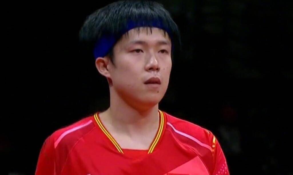 男人亲摸下面激烈视频